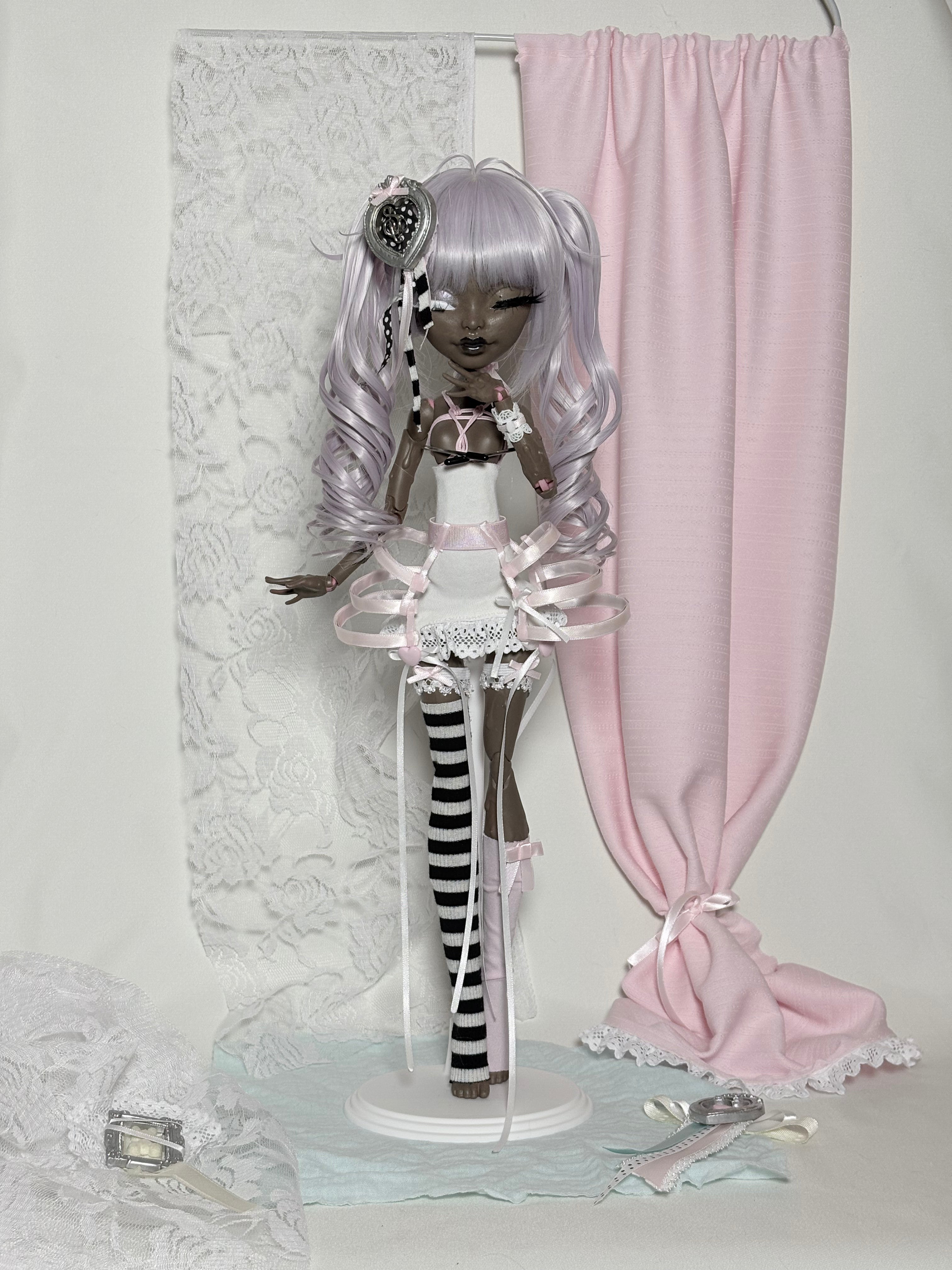𑣲-Unique custom doll(one-of-a-kind) : ᴾᵘʳᵖˡᵉ ʷⁱᵗʰ ᵖᵉᵗᵗⁱᶜᵒᵃᵗ