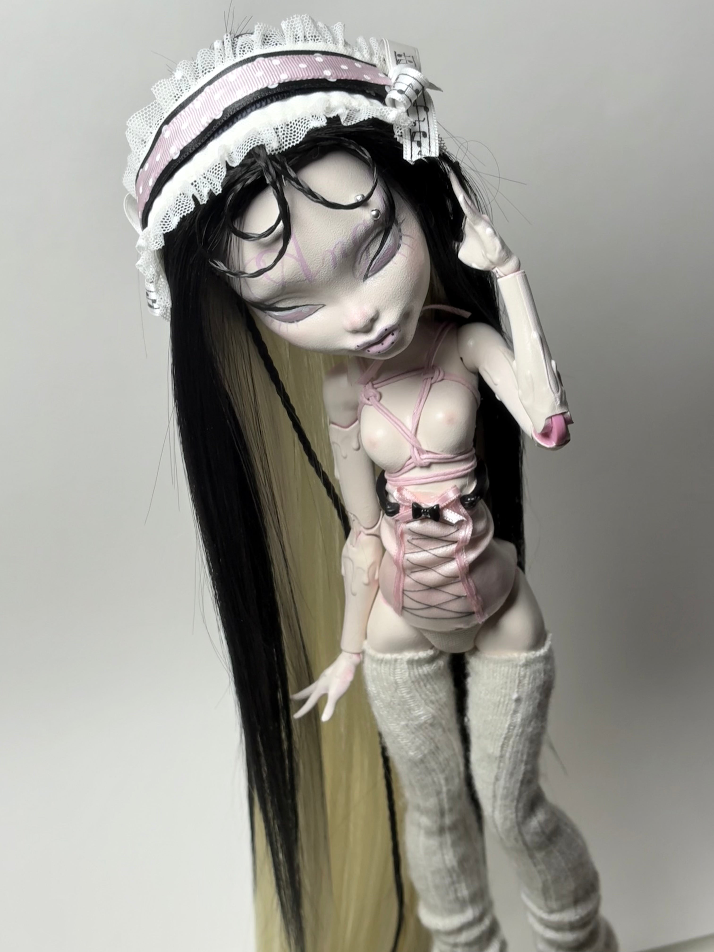 𑣲-Unique custom doll (one-of-a-kind piece): pink Shibari rope and polka-dot pattern