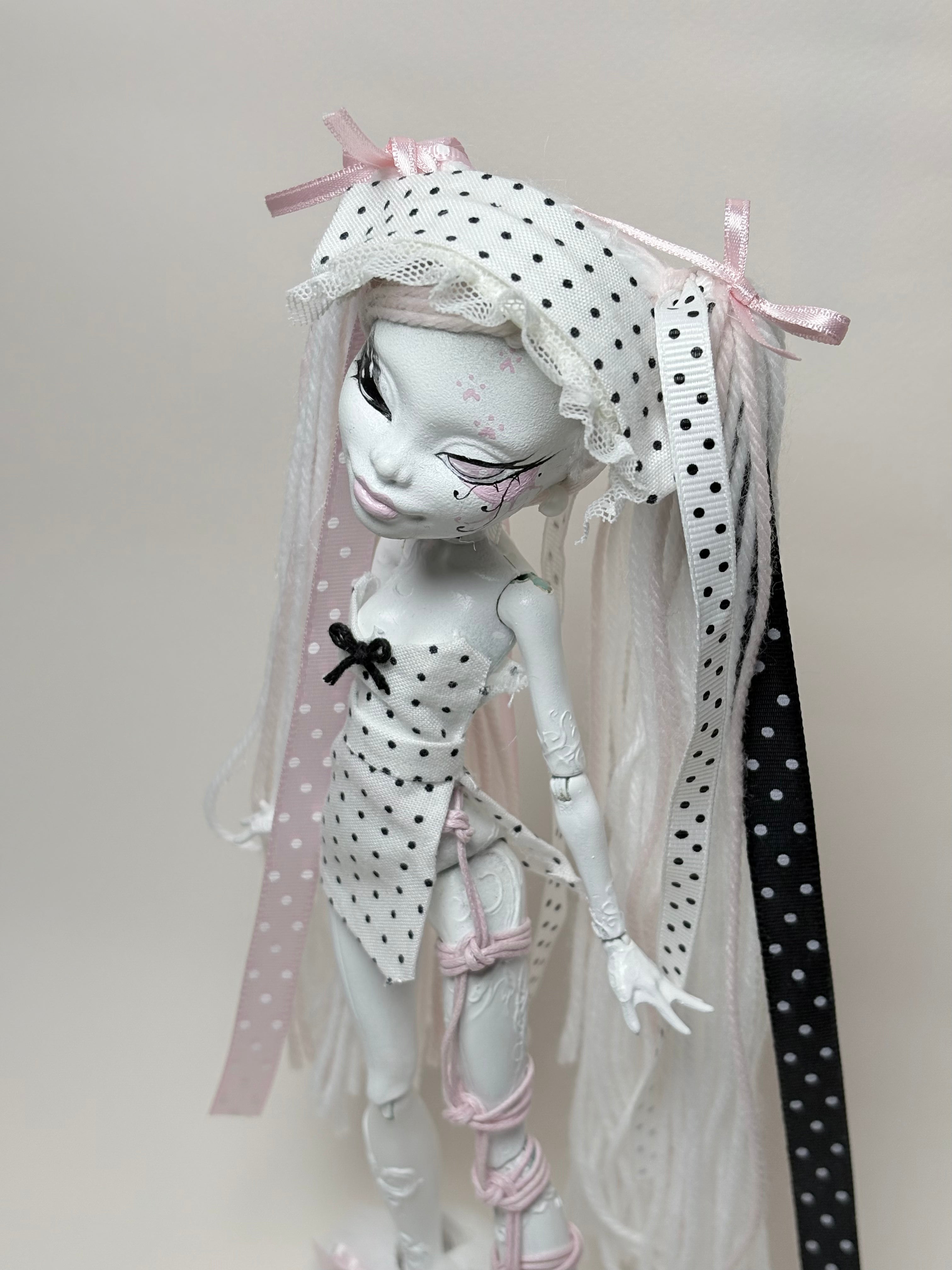 𑣲-Unique custom doll (one-of-a-kind piece): Ornament doll and shibari pink rope