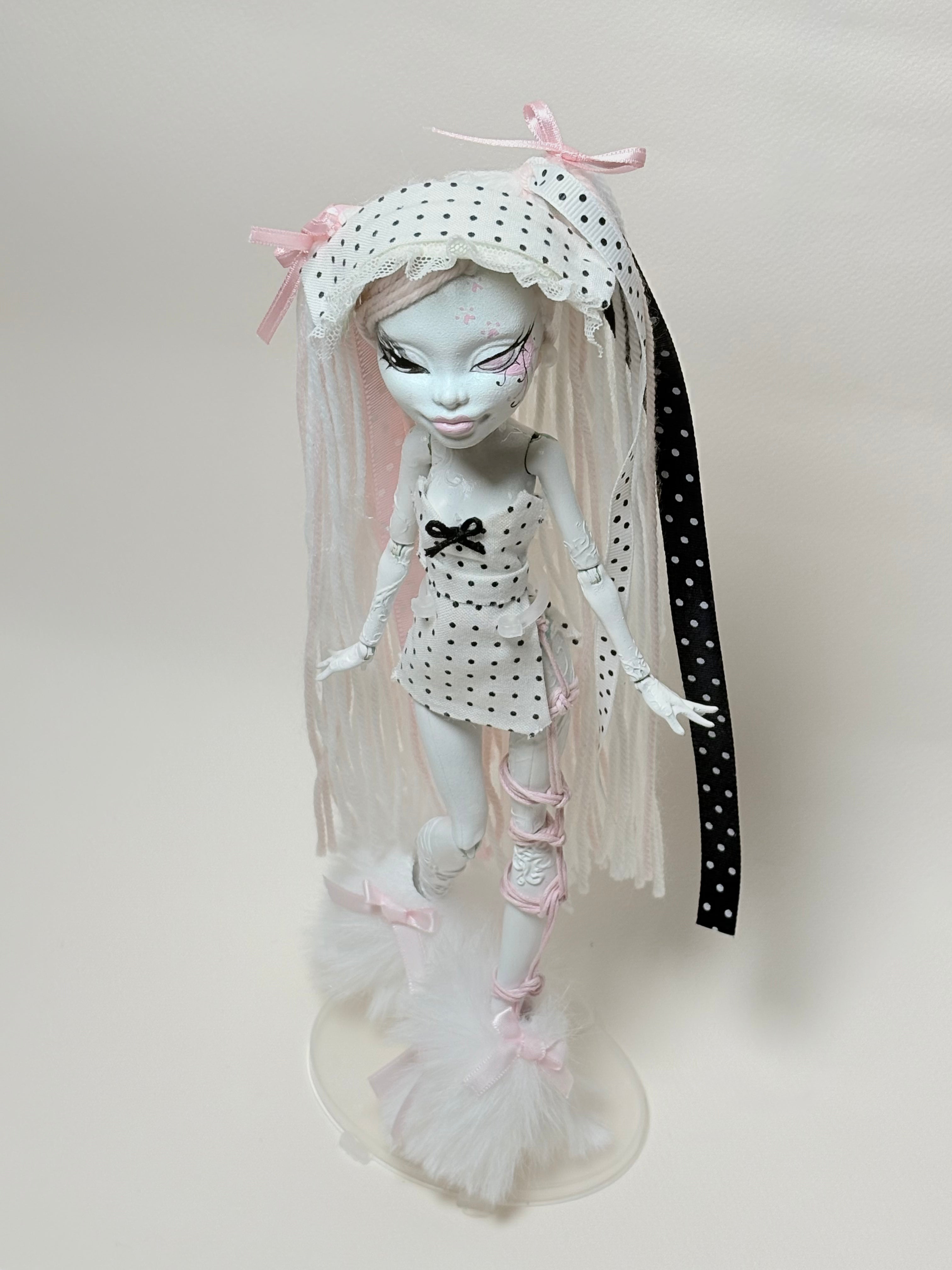 𑣲-Unique custom doll (one-of-a-kind piece): Ornament doll and shibari pink rope