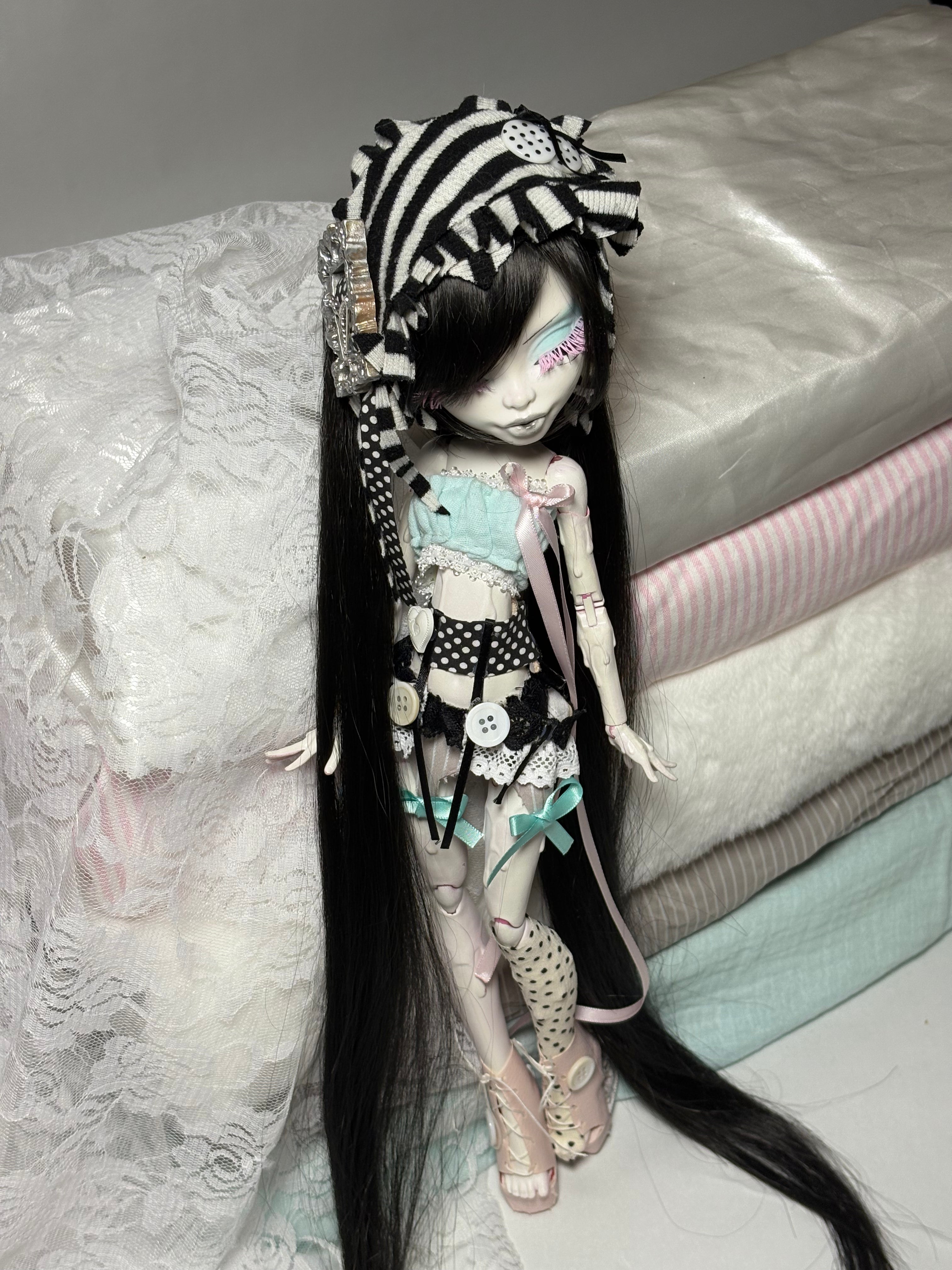 𑣲-Unique custom doll(one-of-a-kind piece): Petticoat Black doll