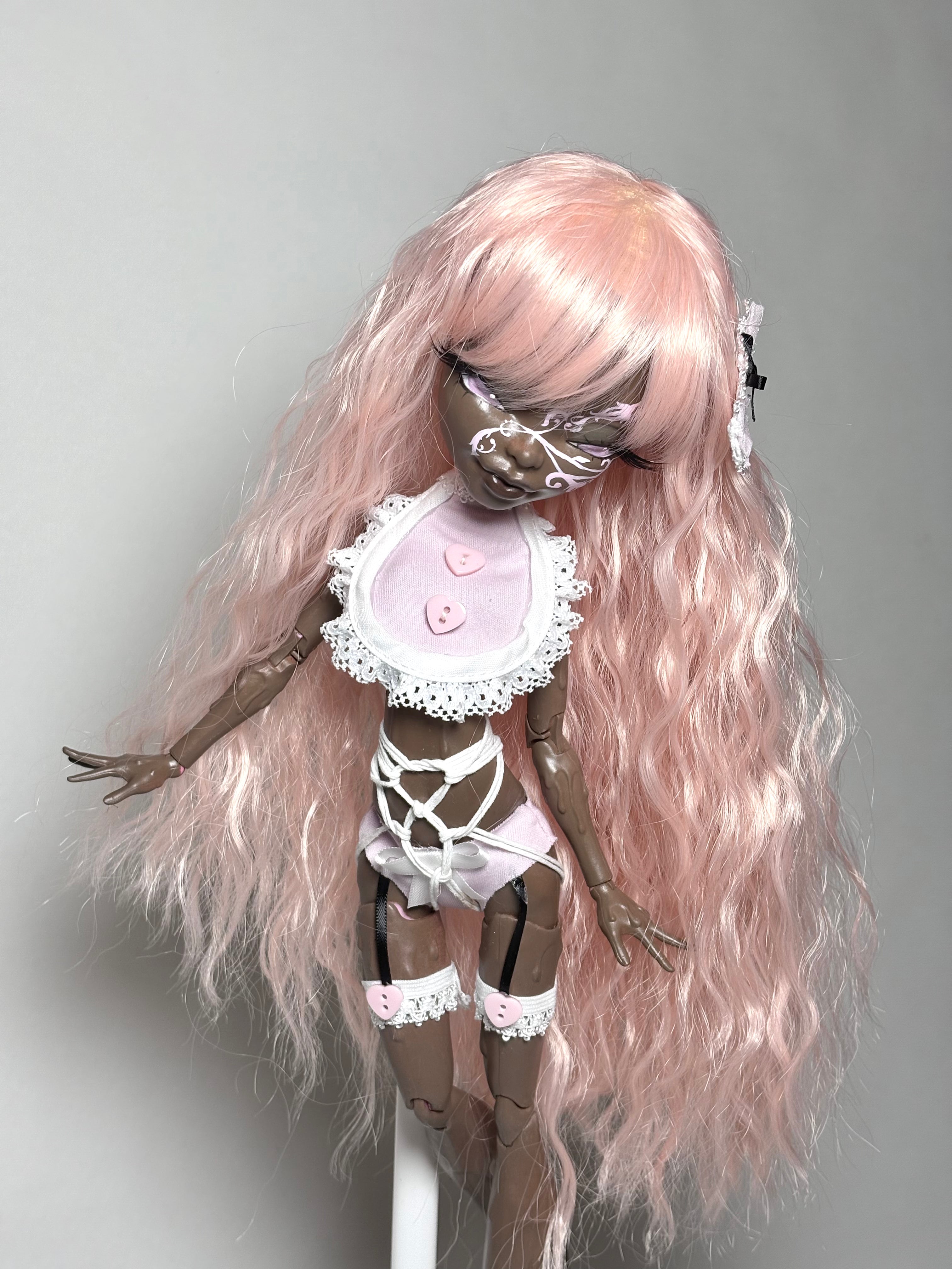 𑣲-Unique custom doll(one-of-a-kind): 𝒪ᵣ𝚗ₐᗰₑ𝚗𝚝 𝒢ⁱ𝓇ˡ